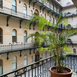 Meet your Posher, Jade